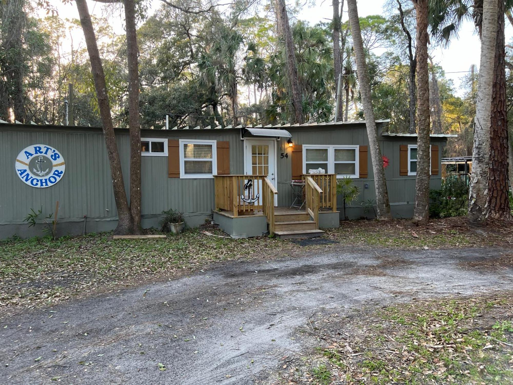 Nature Coast Inn & Cottages Inglis Exterior photo